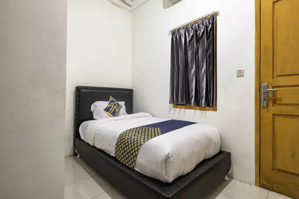 Караванг: OYO Life 2412 Mandala Residence