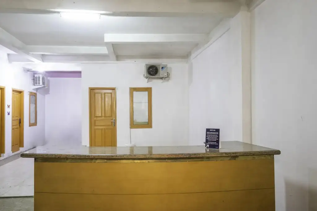 Караванг: OYO Life 2412 Mandala Residence