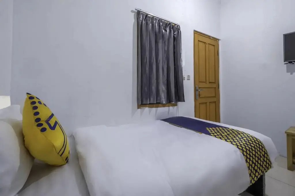 Караванг: OYO Life 2412 Mandala Residence