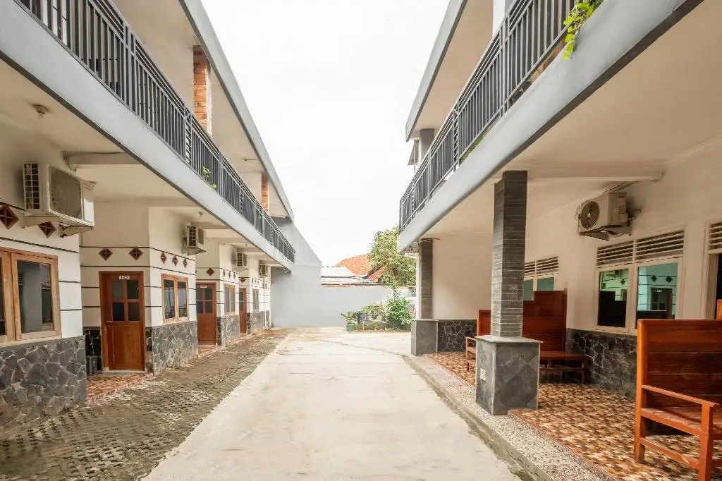 Караванг: OYO 2227 Raka Residence Syariah