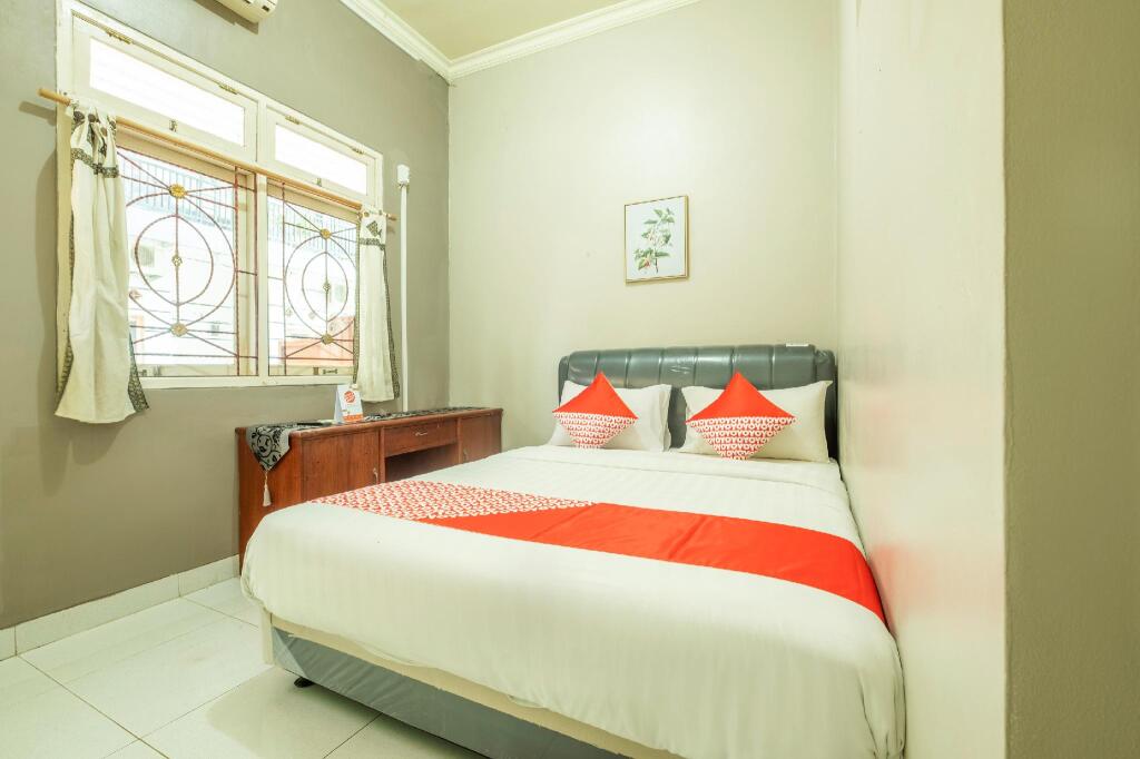 Караванг: OYO 2227 Raka Residence Syariah