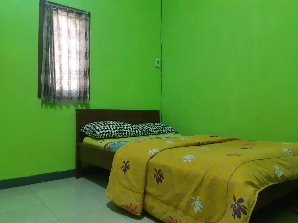 Баньюванги: Oyo 2365 Griya Kost Mendut