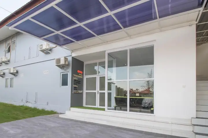 Табанан: OYO 2270 Hotel Taman Wirama