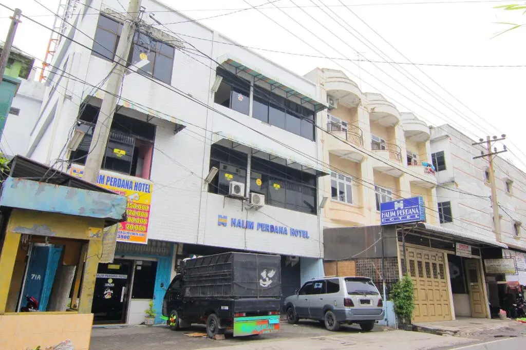 Медан: Hotel Halim Perdana
