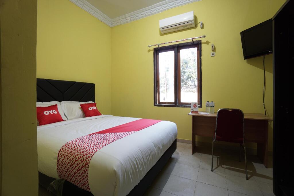 Вори: OYO 2486 Bahana Guest House