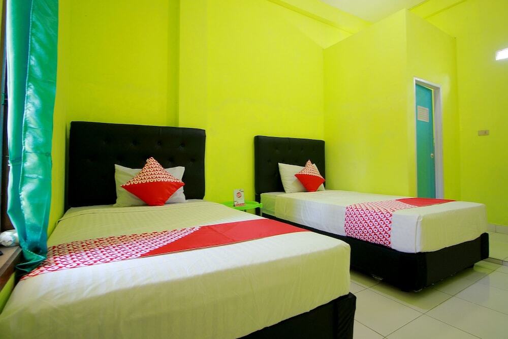 Лубуклингау: Hotel Niaga By OYO Rooms