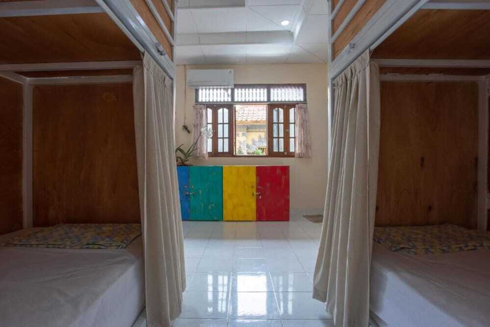 Пенида: Nushe Hostel