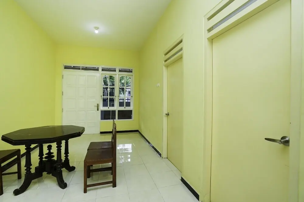 Джомбанг: OYO 2663 Jombang Permai Syariah Residence
