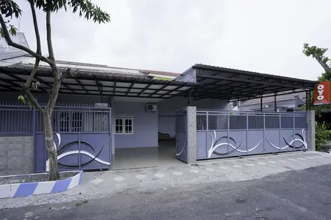 OYO 2663 Jombang Permai Syariah Residence — фото 1