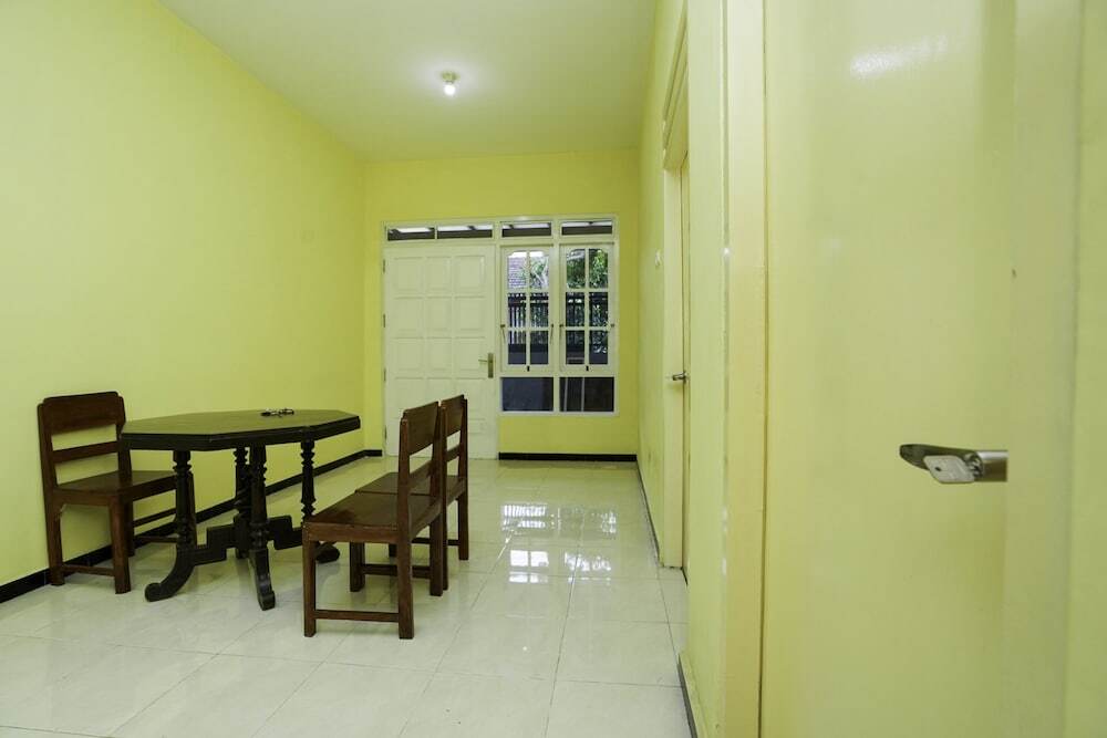 Джомбанг: OYO 2663 Jombang Permai Syariah Residence
