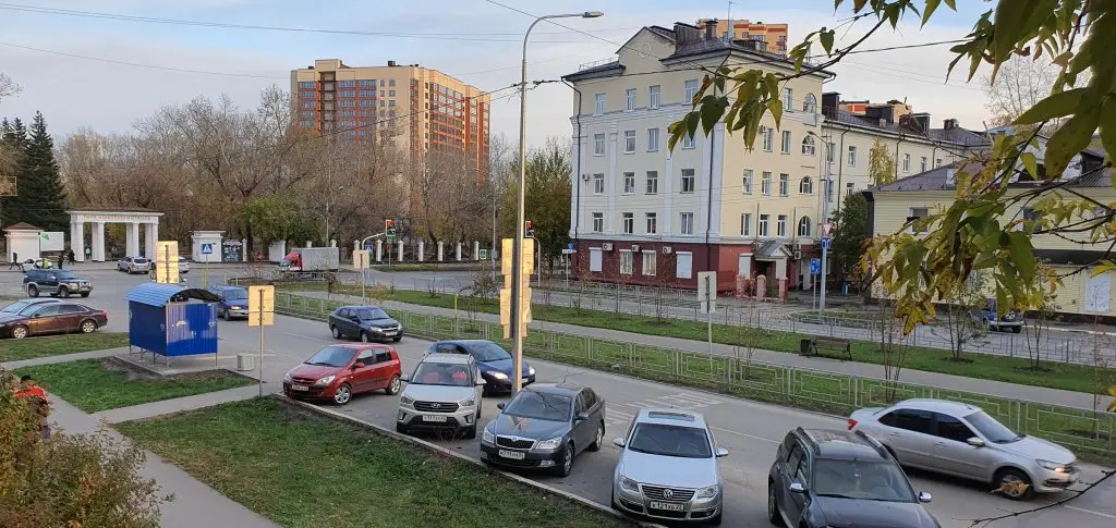 Апартаменты в центре у парка Изумрудный — фото 1