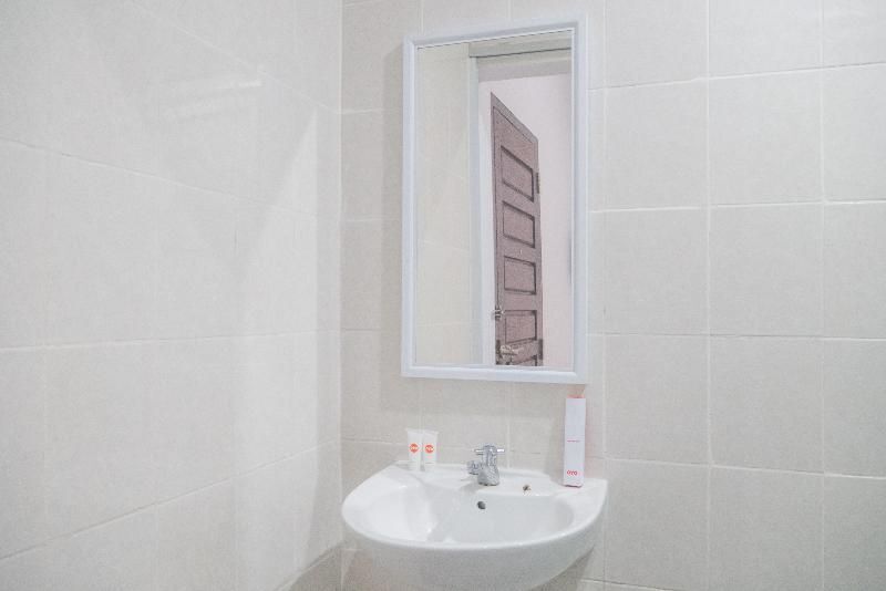 Белитунг: Audi Inn Hotel by OYO Rooms