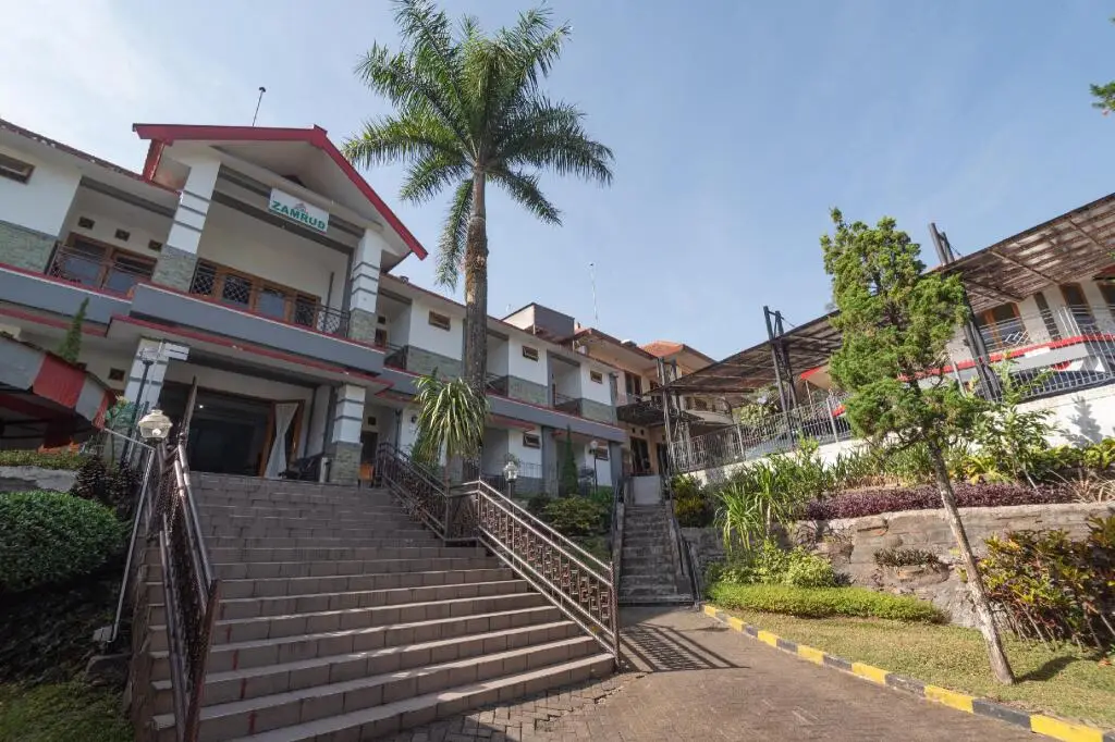 Травас: OYO 1339 Sinergi Hotel Tretes