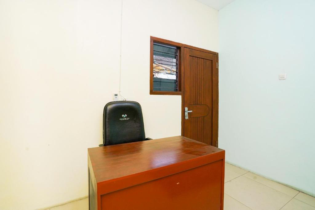 Сурабая: Oyo 2309 Kost Si Mbok Vivi