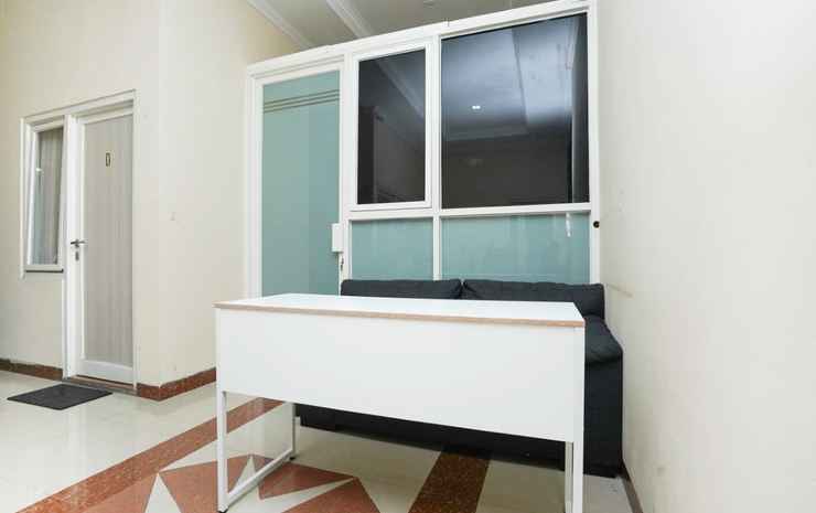 Сурабая: Oyo 2446 Kost Putri Gubeng Kertajaya