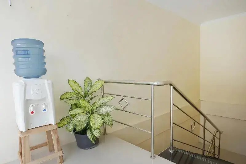 Батуретно: OYO Life 2090 Ethes Exclusive