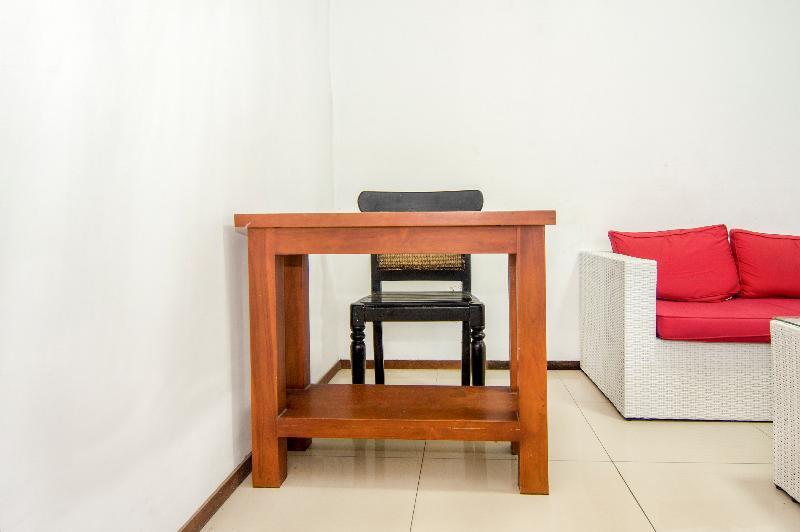 Батуретно: OYO 2339 Jennaira Kost