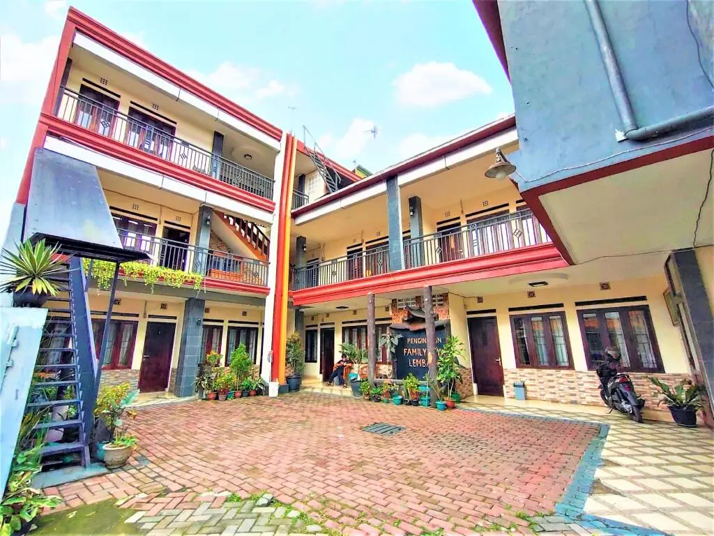 Лембанг: Wisma Family Raya