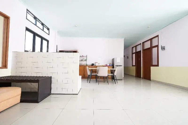 Бандунг: Oyo Life 2084 Pasir Kaliki 165