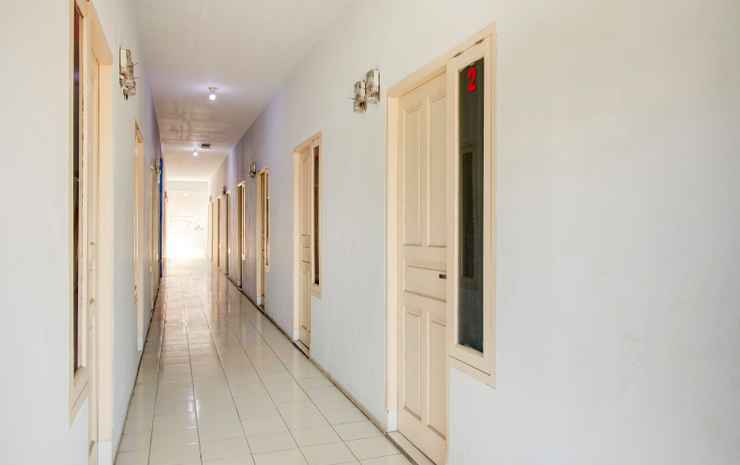 Бекаси: Oyo 2249 Kost Teman