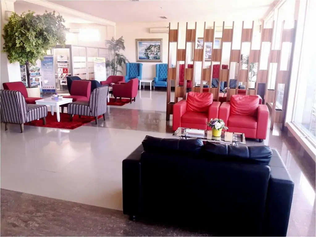 Соронг: Je Meridien Hotel