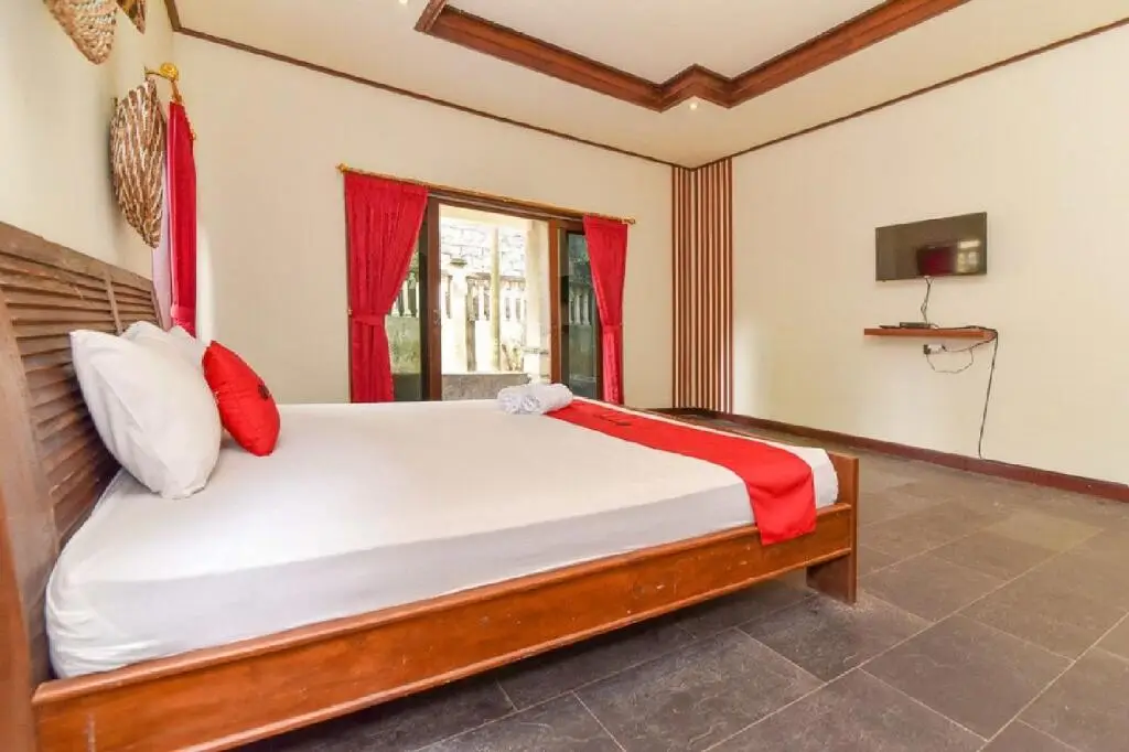 Кута: RedDoorz Plus near Seminyak Square