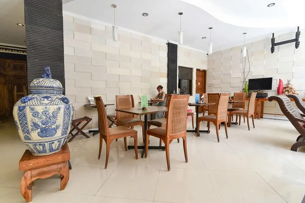 Джимбаран: Reddoorz Plus Near Benoa Square Bali