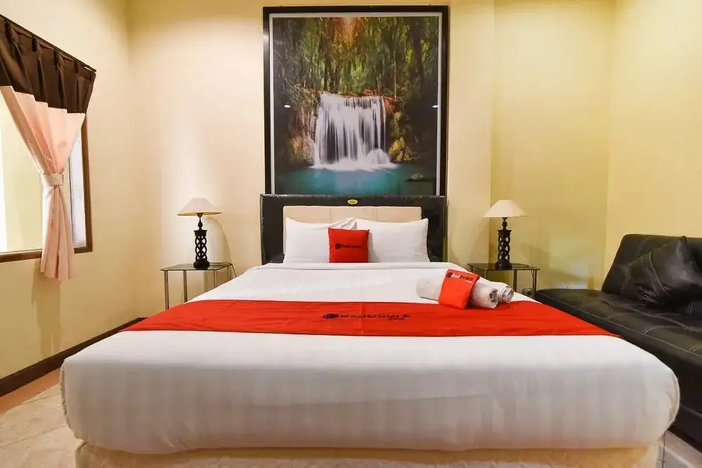 Джимбаран: Reddoorz Plus Near Benoa Square Bali