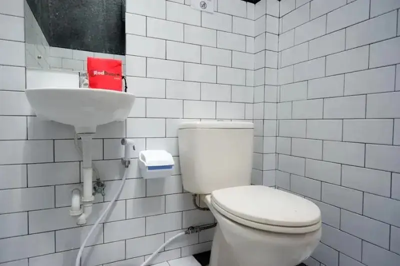 Чангу: RedDoorz @ Jalan Raya Semat Canggu