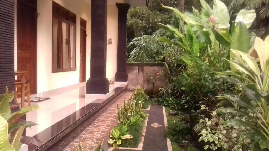 Убуд: Taman Puspa