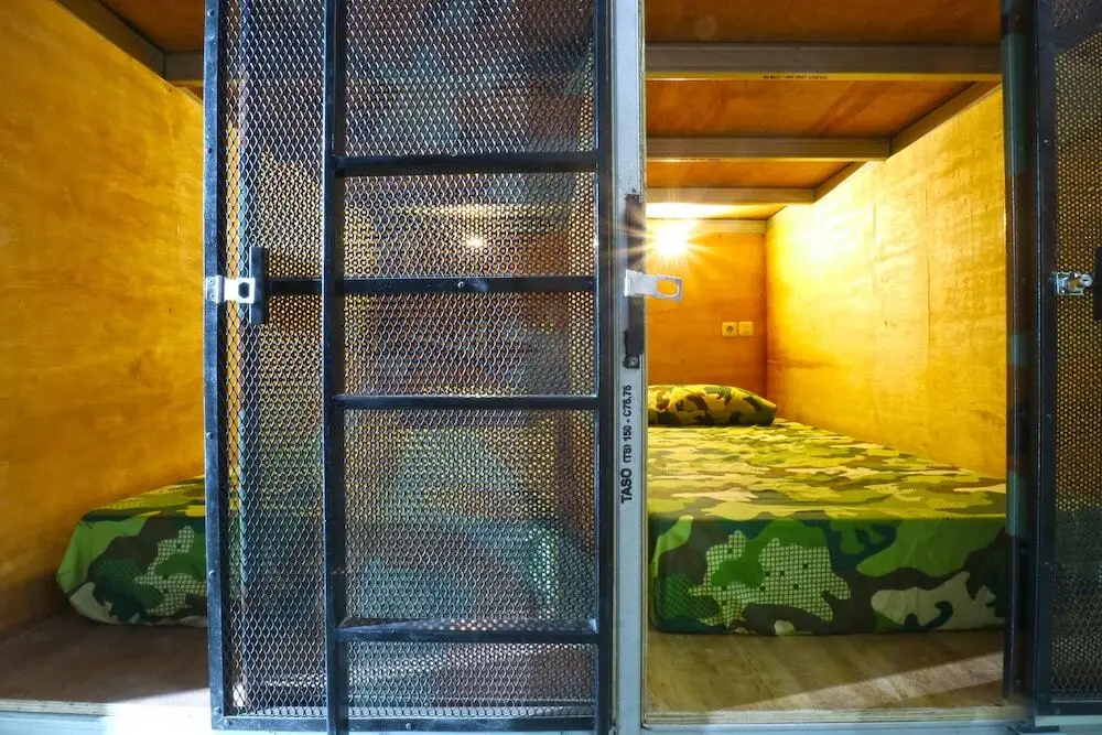 Южный Тангеранг: Kabin Kapsul Wisma Pondok Aren - Hostel