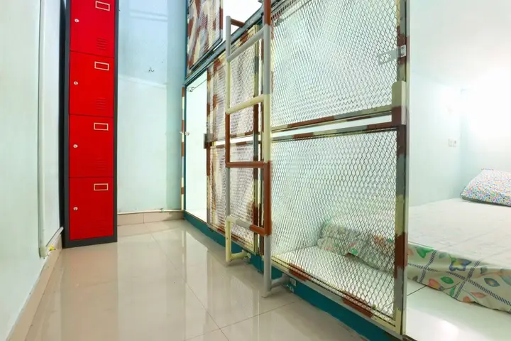 Джакарта: Kabin Kapsul Kayu Jati V Jakarta - Male Only - Hostel