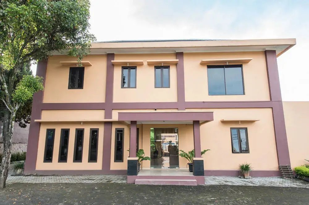Паромпонг: Airy Eco Raya Lembang 51 Bandung