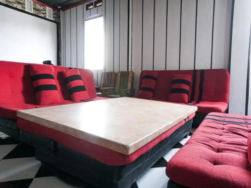 Бату: RedDoorz near Alun Alun Batu