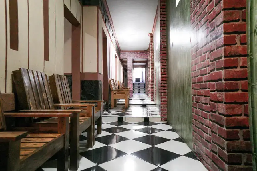 Бату: RedDoorz near Alun Alun Batu