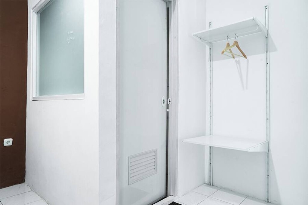 Джакарта: RedDoorz near Seasons City Mall