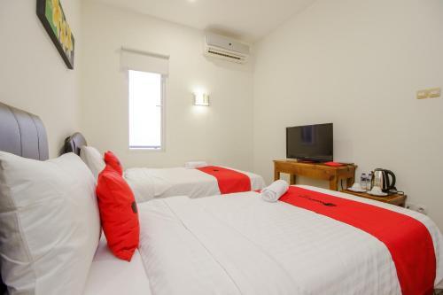 Джакарта: Reddoorz Syariah Near Mall Artha Gading