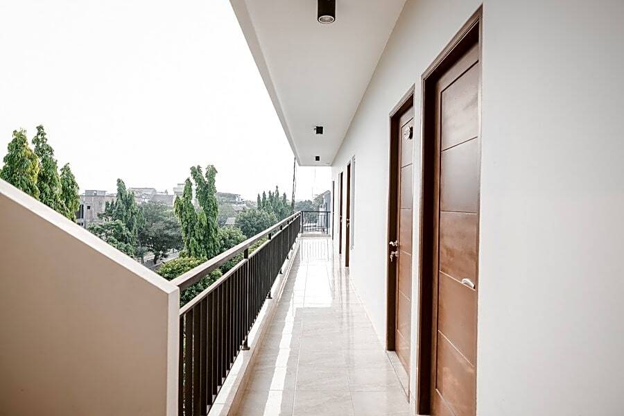 Джакарта: RedDoorz near Taman Palem