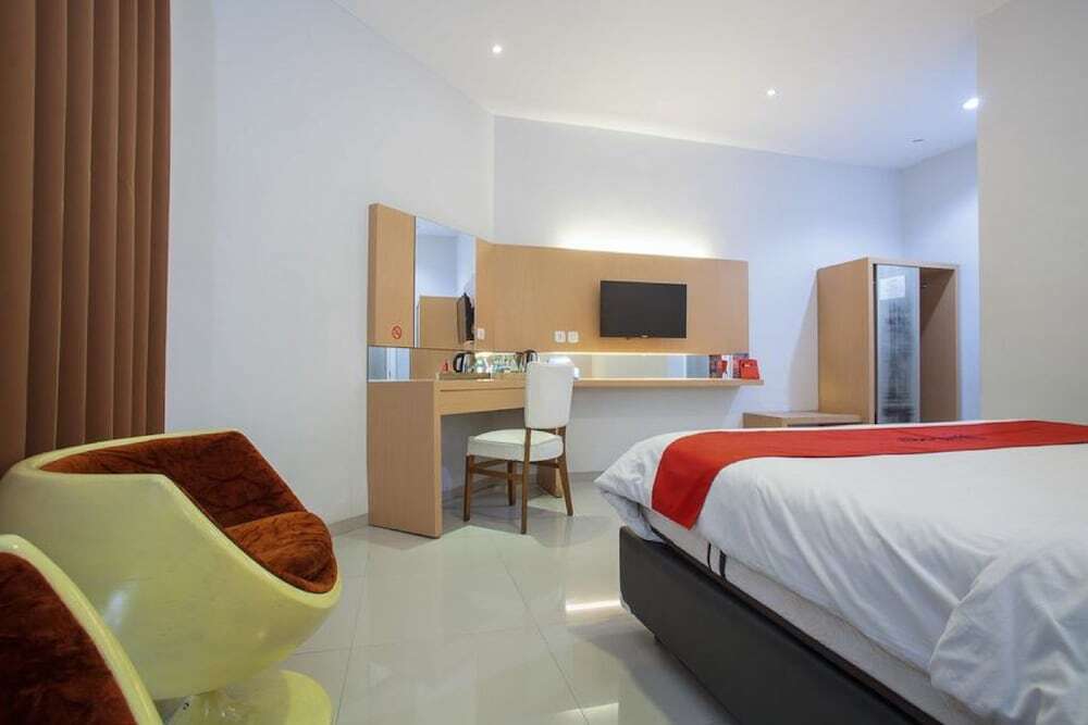 Маланг: RedDoorz Plus @ Idjen Boulevard Malang