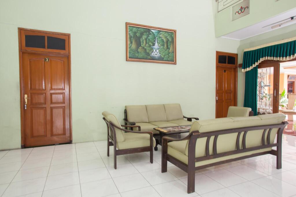 Маланг: RedDoorz Syariah @ Janti Malang