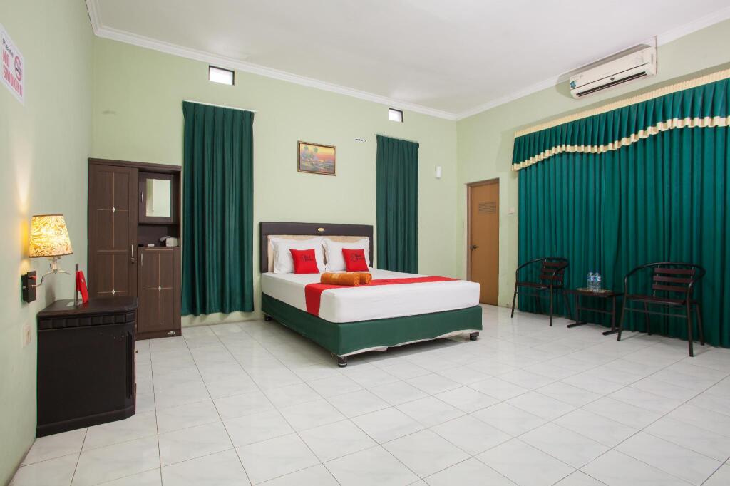 Маланг: RedDoorz Syariah @ Janti Malang