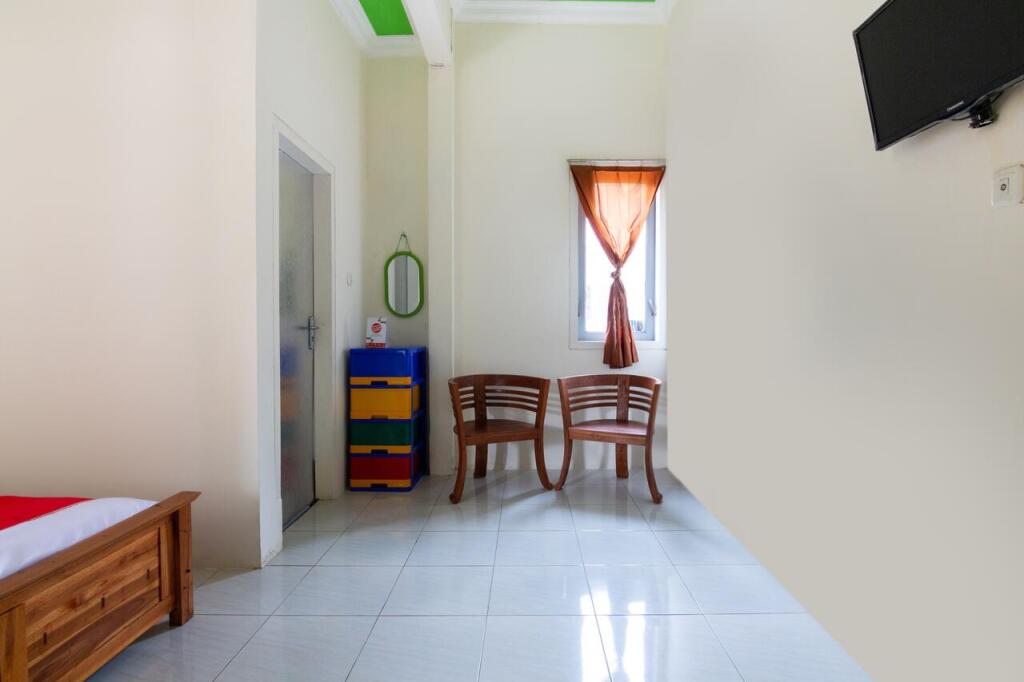 Бату: OYO 3210 Villa Aisya
