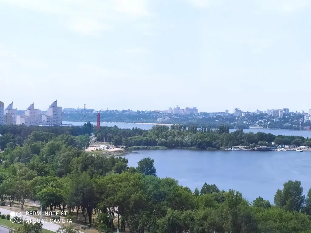 Воронеж: День и ночь на проспекте Ленинский 96Б