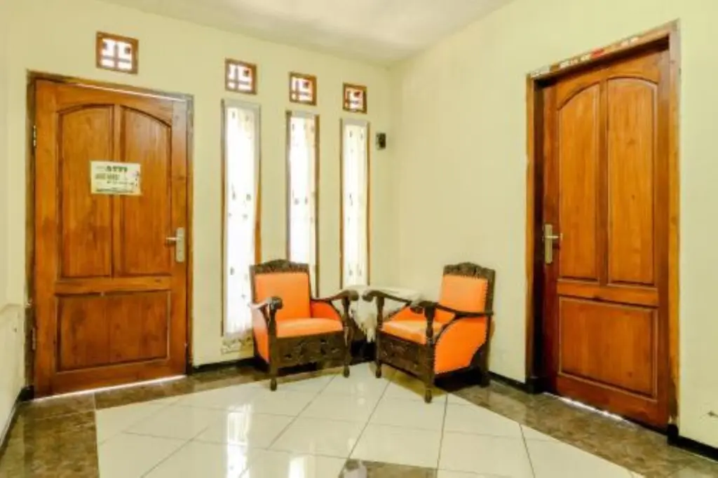 Бату: Puspa Sari Villa and Homestay