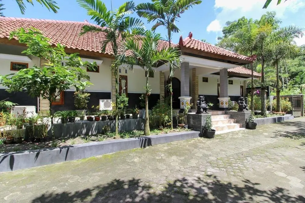 Слеман: RedDoorz near Museum Gunung Merapi