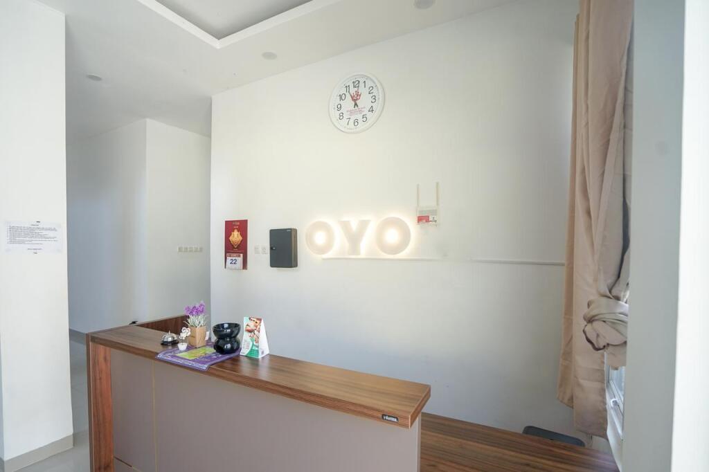 Палембанг: OYO 443 Hotel Barlian