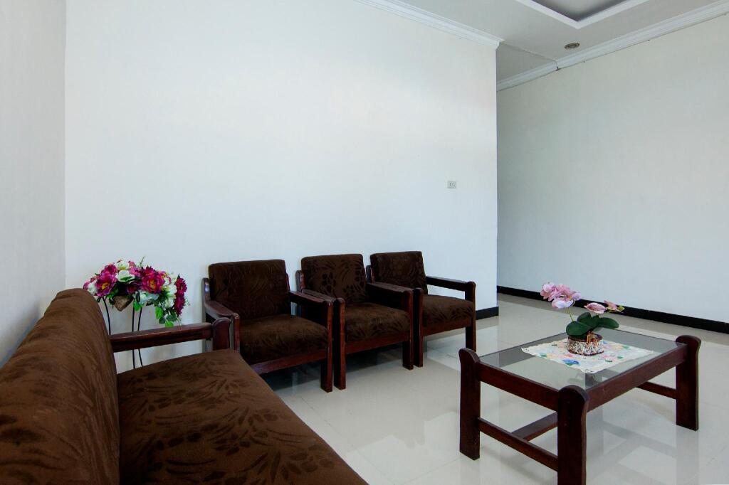 Тарутунг: Oyo 2220 Pink'S Guest House