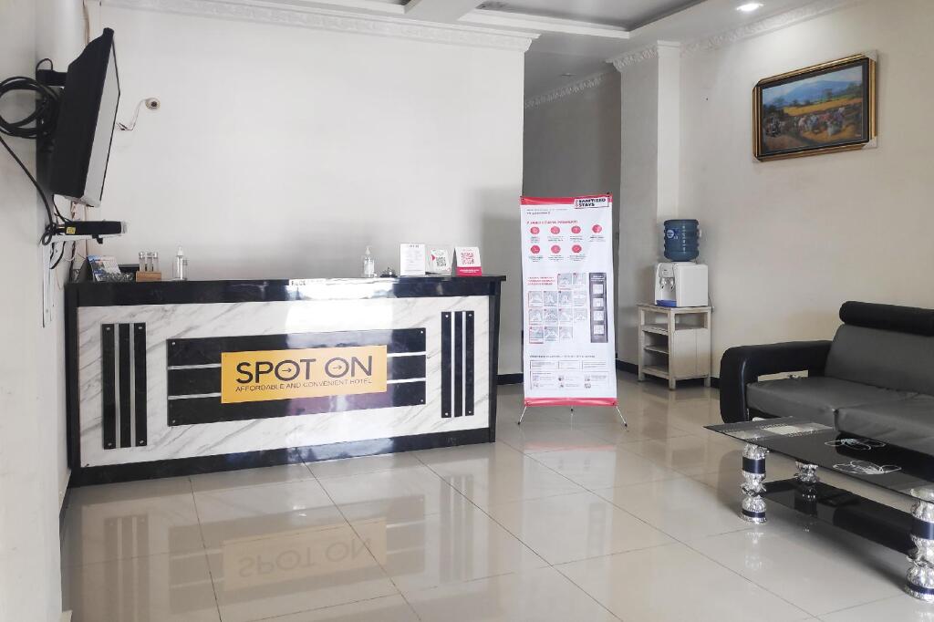 Тарутунг: Oyo 2220 Pink'S Guest House