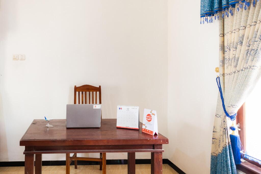 Надисари: OYO 2169 Anugrah Bromo Homestay