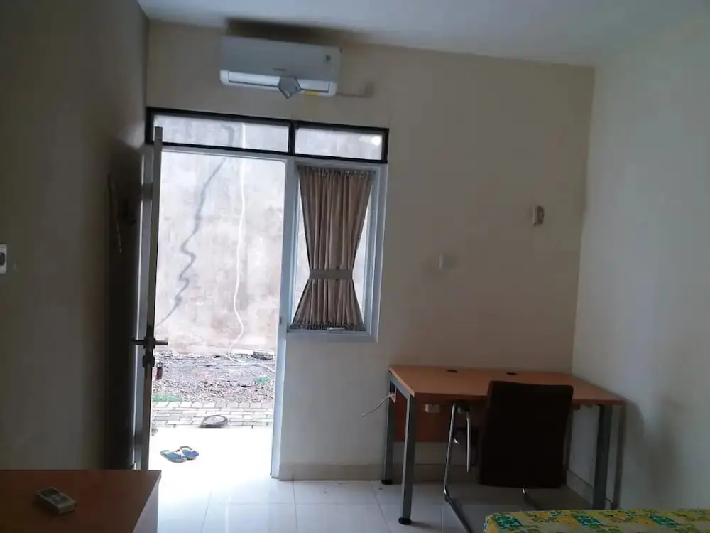 Депок: Oyo 2851 Anggrek House Syariah